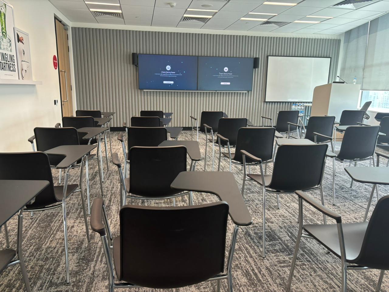 Acoustic treatment in a meeting room